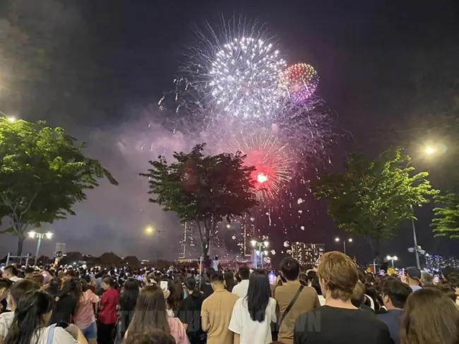 Pháo hoa hợp pháp 2025
